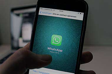 Grüße per WhatsApp